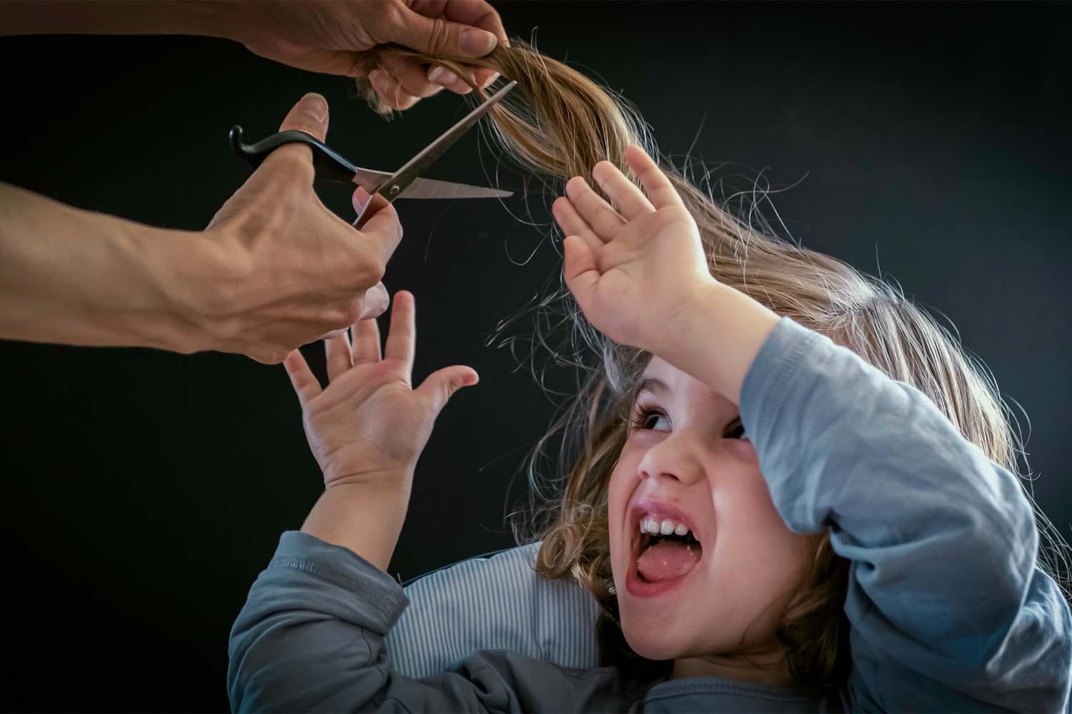 Read more about the article What to Do If Your Kids Don’t Like Getting Haircuts